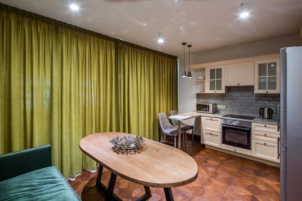 Romari апартименти площа Ринок Apartment Лвив Екстериор снимка